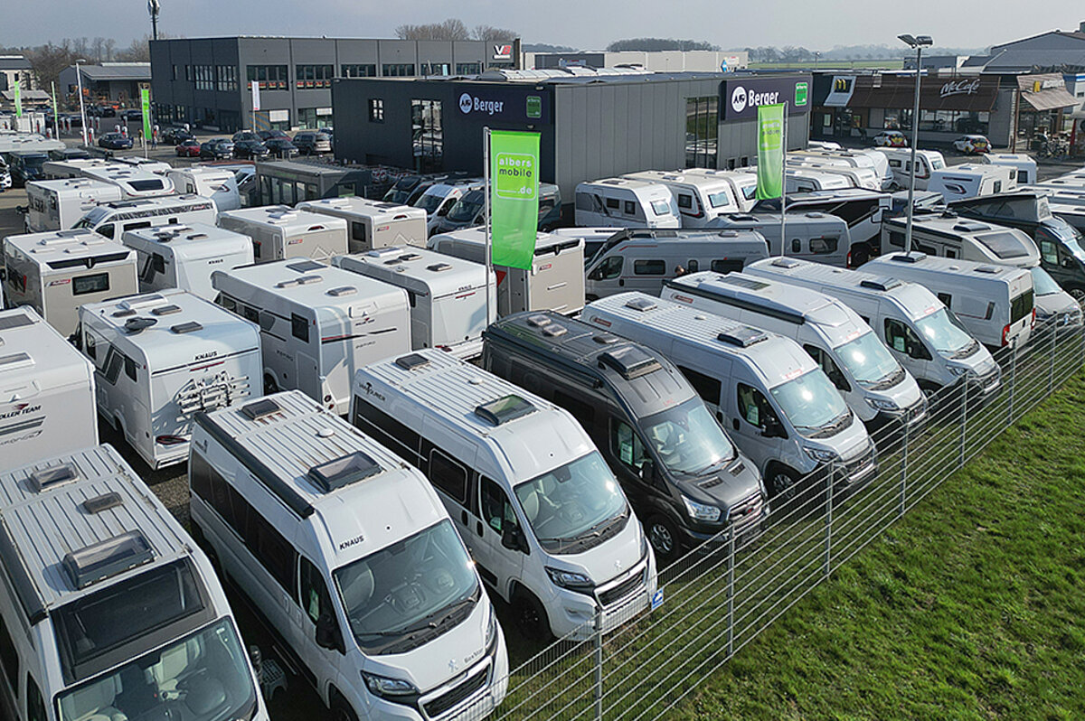 Außenansicht des Firmengeländes von Albers Mobile.