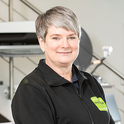 Das Team von Albers Mobile arbeitet Hand in Hand, um höchste Qualität und Kundenzufriedenheit zu gewährleisten. Bild der Mitarbeiterin Örtelt.