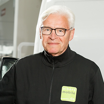 Die Mitarbeiter bei Albers Mobile sind stolz darauf, Teil eines innovativen und wachsenden Unternehmens zu sein. Bild des Mitarbeiters Vogts.